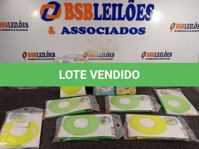 LOTE 401 - 01 LOTE COM VÁRIAS BOIAS INFANTIS. (NO ESTADO) ATENÇÃO! FAZER A VISITAÇÃO ANTES DE ARREMATAR, NÃO SABEMOS SE FUNCIONA. LEILÃO NÃO TEM GARANTIA E NEM DEVOLUÇÃO, SUJEITO A POSSÍVEIS AVARIAS VISÍVEIS/OCULTAS E/OU AUSÊNCIA DE COMPONENTES.