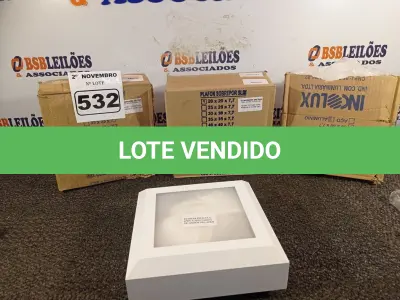 LOTE 532 - 04 PLAFONS DE SOBREPOR 20X20. (NO ESTADO) ATENÇÃO! FAZER A VISITAÇÃO ANTES DE ARREMATAR, NÃO SABEMOS SE FUNCIONA. LEILÃO NÃO TEM GARANTIA E NEM DEVOLUÇÃO, SUJEITO A POSSÍVEIS AVARIAS VISÍVEIS/OCULTAS E/OU AUSÊNCIA DE COMPONENTES.