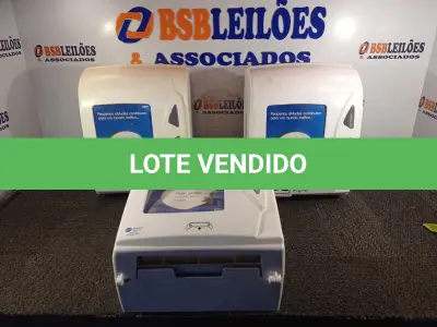 LOTE 538 - 03 DISPENSES PARA PAPEL TOALHA. (NO ESTADO) ATENÇÃO! FAZER A VISITAÇÃO ANTES DE ARREMATAR, NÃO SABEMOS SE FUNCIONA. LEILÃO NÃO TEM GARANTIA E NEM DEVOLUÇÃO, SUJEITO A POSSÍVEIS AVARIAS VISÍVEIS/OCULTAS E/OU AUSÊNCIA DE COMPONENTES.