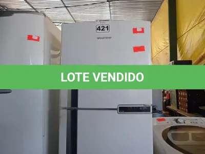 LOTE 421 - 01 GELADEIRA MARCA BRASTEMP 220V. (NO ESTADO) ATENÇÃO! FAZER A VISITAÇÃO ANTES DE ARREMATAR, NÃO SABEMOS SE FUNCIONA. LEILÃO NÃO TEM GARANTIA E NEM DEVOLUÇÃO, SUJEITO A POSSÍVEIS AVARIAS VISÍVEIS/OCULTAS E/OU AUSÊNCIA DE COMPONENTES.