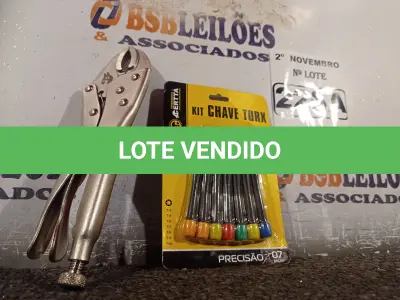 LOTE 225 - 01 KIT DE CHAVES TORX E 01 ALICATE DE PRESSÃO. (NO ESTADO) ATENÇÃO! FAZER A VISITAÇÃO ANTES DE ARREMATAR, NÃO SABEMOS SE FUNCIONA. LEILÃO NÃO TEM GARANTIA E NEM DEVOLUÇÃO, SUJEITO A POSSÍVEIS AVARIAS VISÍVEIS/OCULTAS E/OU AUSÊNCIA DE COMPONENTES.