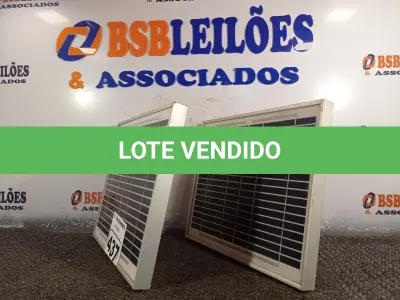 LOTE 437 - 02 PAINÉIS FOTOVOLTAICOS 18V 10W. (NO ESTADO) ATENÇÃO! FAZER A VISITAÇÃO ANTES DE ARREMATAR, NÃO SABEMOS SE FUNCIONA. LEILÃO NÃO TEM GARANTIA E NEM DEVOLUÇÃO, SUJEITO A POSSÍVEIS AVARIAS VISÍVEIS/OCULTAS E/OU AUSÊNCIA DE COMPONENTES.