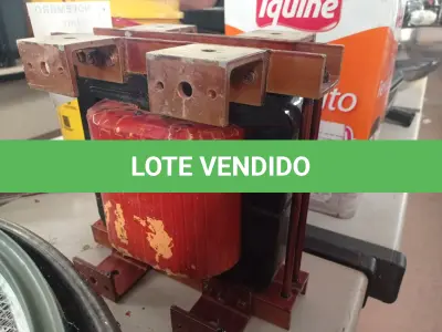 LOTE 344 - 01 TRANSFORMADOR. (NO ESTADO) ATENÇÃO! FAZER A VISITAÇÃO ANTES DE ARREMATAR, NÃO SABEMOS SE FUNCIONA. LEILÃO NÃO TEM GARANTIA E NEM DEVOLUÇÃO, SUJEITO A POSSÍVEIS AVARIAS VISÍVEIS/OCULTAS E/OU AUSÊNCIA DE COMPONENTES.