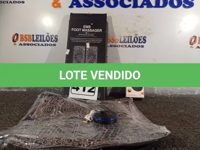 LOTE 412 - 01 MASSAGEADOR PARA OS PÉS E 01 MOUSE SEM FIO. (NO ESTADO) ATENÇÃO! FAZER A VISITAÇÃO ANTES DE ARREMATAR, NÃO SABEMOS SE FUNCIONA. LEILÃO NÃO TEM GARANTIA E NEM DEVOLUÇÃO, SUJEITO A POSSÍVEIS AVARIAS VISÍVEIS/OCULTAS E/OU AUSÊNCIA DE COMPONENTES.