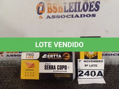 LOTE 240 - 01 KIT DE CHAVES DE PRECISÃO E 01 JOGO DE SERRA COPO. (NO ESTADO) ATENÇÃO! FAZER A VISITAÇÃO ANTES DE ARREMATAR, NÃO SABEMOS SE FUNCIONA. LEILÃO NÃO TEM GARANTIA E NEM DEVOLUÇÃO, SUJEITO A POSSÍVEIS AVARIAS VISÍVEIS/OCULTAS E/OU AUSÊNCIA DE COMPONENTES.