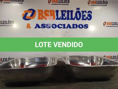 LOTE 579 - 02 CUBAS RASAS PARA PIA EM INOX 40X34X11CM. (NO ESTADO) ATENÇÃO! FAZER A VISITAÇÃO ANTES DE ARREMATAR, NÃO SABEMOS SE FUNCIONA. LEILÃO NÃO TEM GARANTIA E NEM DEVOLUÇÃO, SUJEITO A POSSÍVEIS AVARIAS VISÍVEIS/OCULTAS E/OU AUSÊNCIA DE COMPONENTES.