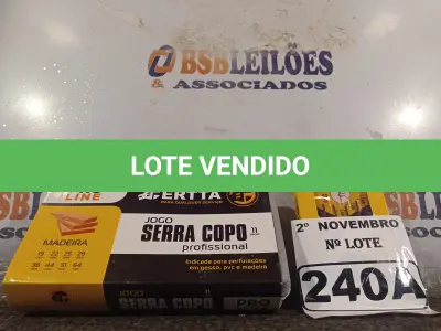 LOTE 240 - 01 KIT DE CHAVES DE PRECISÃO E 01 JOGO DE SERRA COPO. (NO ESTADO) ATENÇÃO! FAZER A VISITAÇÃO ANTES DE ARREMATAR, NÃO SABEMOS SE FUNCIONA. LEILÃO NÃO TEM GARANTIA E NEM DEVOLUÇÃO, SUJEITO A POSSÍVEIS AVARIAS VISÍVEIS/OCULTAS E/OU AUSÊNCIA DE COMPONENTES.