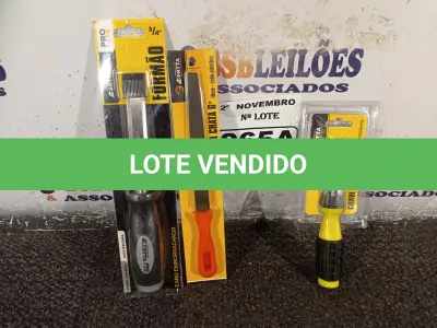 LOTE 265 - 01 FORMÃO, 01 LIMA CHATA 6” E 01 CHAVE COM 06 PONTAS INTERCAMBIÁVEIS. (NO ESTADO) ATENÇÃO! FAZER A VISITAÇÃO ANTES DE ARREMATAR, NÃO SABEMOS SE FUNCIONA. LEILÃO NÃO TEM GARANTIA E NEM DEVOLUÇÃO, SUJEITO A POSSÍVEIS AVARIAS VISÍVEIS/OCULTAS E/OU AUSÊNCIA DE COMPONENTES.