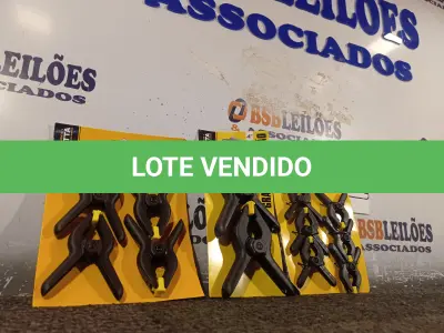 LOTE 075 - 01 KIT DE GRAMPOS DE PRESSÃO. (NO ESTADO) ATENÇÃO! FAZER A VISITAÇÃO ANTES DE ARREMATAR, NÃO SABEMOS SE FUNCIONA. LEILÃO NÃO TEM GARANTIA E NEM DEVOLUÇÃO, SUJEITO A POSSÍVEIS AVARIAS VISÍVEIS/OCULTAS E/OU AUSÊNCIA DE COMPONENTES.