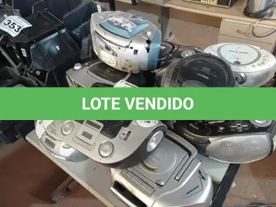 LOTE 352 - 10 APARELHOS DE SOM MARCAS E MODELOS DIVERSOS. (NO ESTADO) ATENÇÃO! FAZER A VISITAÇÃO ANTES DE ARREMATAR, NÃO SABEMOS SE FUNCIONA. LEILÃO NÃO TEM GARANTIA E NEM DEVOLUÇÃO, SUJEITO A POSSÍVEIS AVARIAS VISÍVEIS/OCULTAS E/OU AUSÊNCIA DE COMPONENTES.