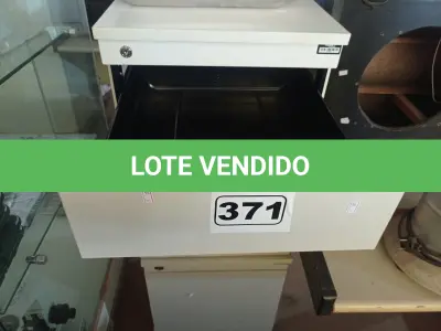 LOTE 371 - 02 GAVETEIROS COM 03 GAVETAS. (NO ESTADO) ATENÇÃO! FAZER A VISITAÇÃO ANTES DE ARREMATAR, NÃO SABEMOS SE FUNCIONA. LEILÃO NÃO TEM GARANTIA E NEM DEVOLUÇÃO, SUJEITO A POSSÍVEIS AVARIAS VISÍVEIS/OCULTAS E/OU AUSÊNCIA DE COMPONENTES.