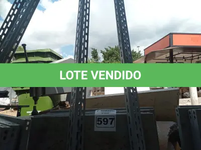 LOTE 597 - 01 ESTANTE DE FERRO COM 05 PRATELEIRAS. (NO ESTADO) ATENÇÃO! FAZER A VISITAÇÃO ANTES DE ARREMATAR, NÃO SABEMOS SE FUNCIONA. LEILÃO NÃO TEM GARANTIA E NEM DEVOLUÇÃO, SUJEITO A POSSÍVEIS AVARIAS VISÍVEIS/OCULTAS E/OU AUSÊNCIA DE COMPONENTES.
