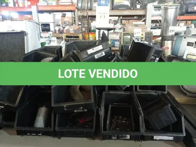 LOTE 353 - 01 LOTE COM CAÇAMBAS ORGANIZADORAS, PORCAS E PARAFUSOS DIVERSOS. (NO ESTADO) ATENÇÃO! FAZER A VISITAÇÃO ANTES DE ARREMATAR, NÃO SABEMOS SE FUNCIONA. LEILÃO NÃO TEM GARANTIA E NEM DEVOLUÇÃO, SUJEITO A POSSÍVEIS AVARIAS VISÍVEIS/OCULTAS E/OU AUSÊNCIA DE COMPONENTES.