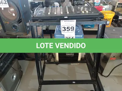 LOTE 359 - 01 MESA DE SOM WATTISOM MXS6. (NO ESTADO) ATENÇÃO! FAZER A VISITAÇÃO ANTES DE ARREMATAR, NÃO SABEMOS SE FUNCIONA. LEILÃO NÃO TEM GARANTIA E NEM DEVOLUÇÃO, SUJEITO A POSSÍVEIS AVARIAS VISÍVEIS/OCULTAS E/OU AUSÊNCIA DE COMPONENTES.
