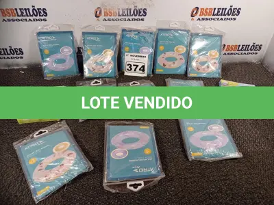 LOTE 374 - 01 LOTE COM VÁRIAS BOIAS INFANTIS. (NO ESTADO) ATENÇÃO! FAZER A VISITAÇÃO ANTES DE ARREMATAR, NÃO SABEMOS SE FUNCIONA. LEILÃO NÃO TEM GARANTIA E NEM DEVOLUÇÃO, SUJEITO A POSSÍVEIS AVARIAS VISÍVEIS/OCULTAS E/OU AUSÊNCIA DE COMPONENTES.