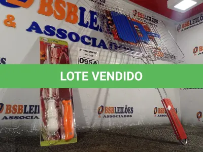LOTE 095 - 01 KIT CHURRASCO. (NO ESTADO) ATENÇÃO! FAZER A VISITAÇÃO ANTES DE ARREMATAR, NÃO SABEMOS SE FUNCIONA. LEILÃO NÃO TEM GARANTIA E NEM DEVOLUÇÃO, SUJEITO A POSSÍVEIS AVARIAS VISÍVEIS/OCULTAS E/OU AUSÊNCIA DE COMPONENTES.