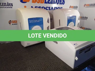 LOTE 538 - 03 DISPENSES PARA PAPEL TOALHA. (NO ESTADO) ATENÇÃO! FAZER A VISITAÇÃO ANTES DE ARREMATAR, NÃO SABEMOS SE FUNCIONA. LEILÃO NÃO TEM GARANTIA E NEM DEVOLUÇÃO, SUJEITO A POSSÍVEIS AVARIAS VISÍVEIS/OCULTAS E/OU AUSÊNCIA DE COMPONENTES.
