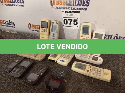 LOTE 075 - 01 LOTE COM VÁRIOS CONTROLE REMOTO PARA AR CONDICIONADO. (NO ESTADO) ATENÇÃO! FAZER A VISITAÇÃO ANTES DE ARREMATAR, NÃO SABEMOS SE FUNCIONA. LEILÃO NÃO TEM GARANTIA E NEM DEVOLUÇÃO, SUJEITO A POSSÍVEIS AVARIAS VISÍVEIS/OCULTAS E/OU AUSÊNCIA DE COMPONENTES.