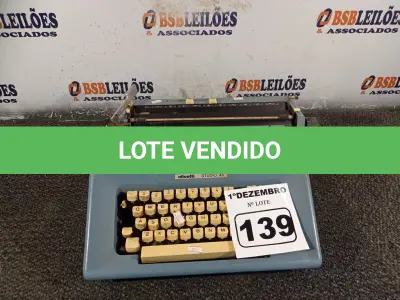 LOTE 139 - 01 MÁQUINA DE ESCREVER OLIVETTI STUDIO 46. (NO ESTADO) ATENÇÃO! FAZER A VISITAÇÃO ANTES DE ARREMATAR, NÃO SABEMOS SE FUNCIONA. LEILÃO NÃO TEM GARANTIA E NEM DEVOLUÇÃO, SUJEITO A POSSÍVEIS AVARIAS VISÍVEIS/OCULTAS E/OU AUSÊNCIA DE COMPONENTES.