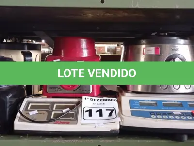LOTE 117 - 02 BALANÇAS, 03 BASES E 01 COPO DE LIQUIDIFICADORES MARCAS E MODELOS DIVERSOS. (NO ESTADO) ATENÇÃO! FAZER A VISITAÇÃO ANTES DE ARREMATAR, NÃO SABEMOS SE FUNCIONA. LEILÃO NÃO TEM GARANTIA E NEM DEVOLUÇÃO, SUJEITO A POSSÍVEIS AVARIAS VISÍVEIS/OCULTAS E/OU AUSÊNCIA DE COMPONENTES.