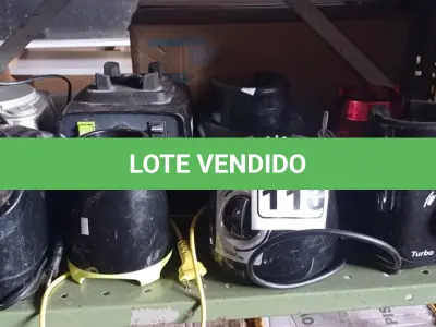 LOTE 118 - 08 BASES DE LIQUIDIFICADORES MARCAS E MODELOS DIVERSOS. (NO ESTADO) ATENÇÃO! FAZER A VISITAÇÃO ANTES DE ARREMATAR, NÃO SABEMOS SE FUNCIONA. LEILÃO NÃO TEM GARANTIA E NEM DEVOLUÇÃO, SUJEITO A POSSÍVEIS AVARIAS VISÍVEIS/OCULTAS E/OU AUSÊNCIA DE COMPONENTES.