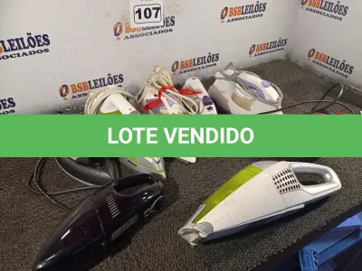 LOTE 107 - 05 FERROS DE PASSAR E 03 ASPIRADORES DE PÓ MARCAS E MODELOS DIVERSOS PRA RETIRADA DE PEÇAS. (NO ESTADO) ATENÇÃO! FAZER A VISITAÇÃO ANTES DE ARREMATAR, NÃO SABEMOS SE FUNCIONA. LEILÃO NÃO TEM GARANTIA E NEM DEVOLUÇÃO, SUJEITO A POSSÍVEIS AVARIAS VISÍVEIS/OCULTAS E/OU AUSÊNCIA DE COMPONENTES.