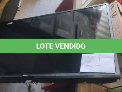 LOTE 021 - TV PHILCO, 50 POLEGADAS, COM 1, 30 DE LARGURA. (NO ESTADO, NÃO SABEMOS SE FUNCIONA. LEILÃO NÃO TEM GARANTIA E NEM DEVOLUÇÃO).