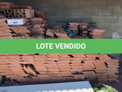 LOTE 003 - 01 LOTE COM TIJOLOS COMOGOR (NO ESTADO, NÃO SABEMOS SE FUNCIONA. LEILÃO NÃO TEM GARANTIA E NEM DEVOLUÇÃO).