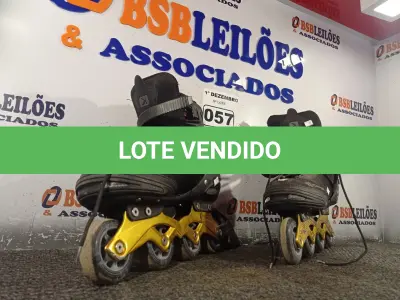 LOTE 057 - 01 PAR DE PATINS. (NO ESTADO) ATENÇÃO! FAZER A VISITAÇÃO ANTES DE ARREMATAR, NÃO SABEMOS SE FUNCIONA. LEILÃO NÃO TEM GARANTIA E NEM DEVOLUÇÃO, SUJEITO A POSSÍVEIS AVARIAS VISÍVEIS/OCULTAS E/OU AUSÊNCIA DE COMPONENTES.