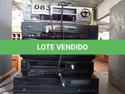 LOTE 083 - 05 VIDEOCASSETE MARCAS E MODELOS DIVERSOS. (NO ESTADO) ATENÇÃO! FAZER A VISITAÇÃO ANTES DE ARREMATAR, NÃO SABEMOS SE FUNCIONA. LEILÃO NÃO TEM GARANTIA E NEM DEVOLUÇÃO, SUJEITO A POSSÍVEIS AVARIAS VISÍVEIS/OCULTAS E/OU AUSÊNCIA DE COMPONENTES.