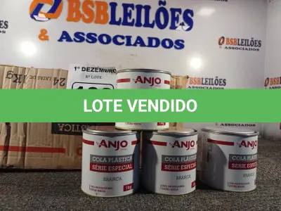 LOTE 188 - 12 LATAS DE COLA PLÁSTICA ANJO. (NO ESTADO) ATENÇÃO! FAZER A VISITAÇÃO ANTES DE ARREMATAR, NÃO SABEMOS SE FUNCIONA. LEILÃO NÃO TEM GARANTIA E NEM DEVOLUÇÃO, SUJEITO A POSSÍVEIS AVARIAS VISÍVEIS/OCULTAS E/OU AUSÊNCIA DE COMPONENTES.