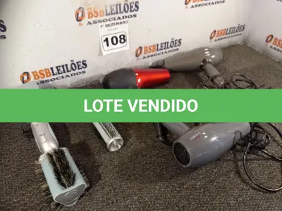 LOTE 108 - 03 SECADORES DE CABELO, 01 ESCOVA ROTATIVA E 01 CHAPINHA MARCAS E MODELOS DIVERSOS. (NO ESTADO) ATENÇÃO! FAZER A VISITAÇÃO ANTES DE ARREMATAR, NÃO SABEMOS SE FUNCIONA. LEILÃO NÃO TEM GARANTIA E NEM DEVOLUÇÃO, SUJEITO A POSSÍVEIS AVARIAS VISÍVEIS/OCULTAS E/OU AUSÊNCIA DE COMPONENTES.