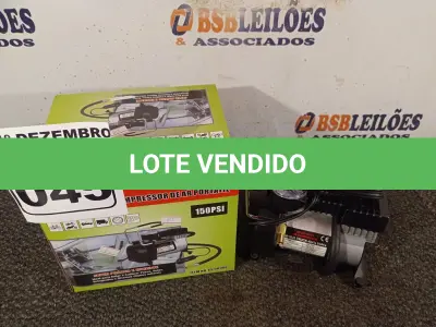 LOTE 045 - 01 COMPRESSOR DE AR PORTÁTIL 12V 150PSI. (NO ESTADO) ATENÇÃO! FAZER A VISITAÇÃO ANTES DE ARREMATAR, NÃO SABEMOS SE FUNCIONA. LEILÃO NÃO TEM GARANTIA E NEM DEVOLUÇÃO, SUJEITO A POSSÍVEIS AVARIAS VISÍVEIS/OCULTAS E/OU AUSÊNCIA DE COMPONENTES.
