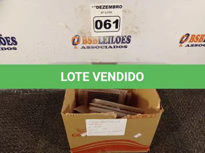 LOTE 061 - 01 LOTE COM VÁRIAS TELAS PARA CELULAR MOTOROLA. (NO ESTADO) ATENÇÃO! FAZER A VISITAÇÃO ANTES DE ARREMATAR, NÃO SABEMOS SE FUNCIONA. LEILÃO NÃO TEM GARANTIA E NEM DEVOLUÇÃO, SUJEITO A POSSÍVEIS AVARIAS VISÍVEIS/OCULTAS E/OU AUSÊNCIA DE COMPONENTES.