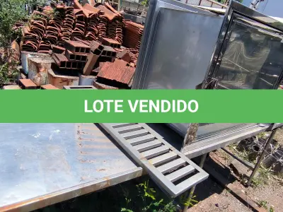 LOTE 093 - 01 LOTE COM BANCADA EM INOX (NO ESTADO, NÃO SABEMOS SE FUNCIONA. LEILÃO NÃO TEM GARANTIA E NEM DEVOLUÇÃO).