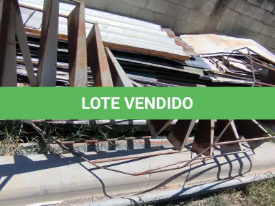 LOTE 107 - 01 ESCADA EM FERRO ESPIRAL (NO ESTADO, NÃO SABEMOS SE FUNCIONA. LEILÃO NÃO TEM GARANTIA E NEM DEVOLUÇÃO).