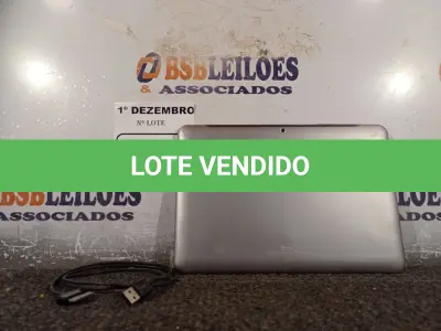 LOTE 033 - 01 TABLET SAMSUNG COM CABO. (NO ESTADO) ATENÇÃO! FAZER A VISITAÇÃO ANTES DE ARREMATAR, NÃO SABEMOS SE FUNCIONA. LEILÃO NÃO TEM GARANTIA E NEM DEVOLUÇÃO, SUJEITO A POSSÍVEIS AVARIAS VISÍVEIS/OCULTAS E/OU AUSÊNCIA DE COMPONENTES.