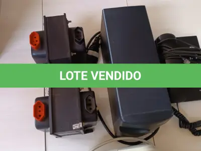 LOTE 009 - 02 TRANSFORMADORES, 02 NOBREAKS, 01 TELEFONE. (NO ESTADO DE CONSERVAÇÃO QUE SE ENCONTRAM, NÃO SABEMOS SE FUNCIONAM. LEILÃO NÃO TEM GARANTIA E NEM DEVOLUÇÃO).