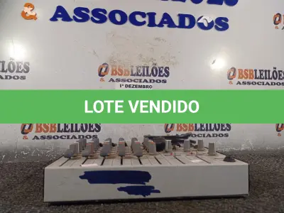 LOTE 071 - 01 MESA DE SOM UNIC MAC-06 STD. (NO ESTADO) ATENÇÃO! FAZER A VISITAÇÃO ANTES DE ARREMATAR, NÃO SABEMOS SE FUNCIONA. LEILÃO NÃO TEM GARANTIA E NEM DEVOLUÇÃO, SUJEITO A POSSÍVEIS AVARIAS VISÍVEIS/OCULTAS E/OU AUSÊNCIA DE COMPONENTES.