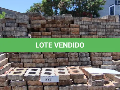 LOTE 113 - 01 LOTE COM APROXIMADAMENTE 500 BLOQUETES EM CONCRETO (NO ESTADO, NÃO SABEMOS SE FUNCIONA. LEILÃO NÃO TEM GARANTIA E NEM DEVOLUÇÃO).