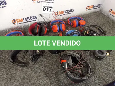 LOTE 017 - 01 LOTE COM VÁRIOS FONES DE OUVIDO E PISCAS PARA MOTO MARCAS E MODELOS DIVERSOS. (NO ESTADO) ATENÇÃO! FAZER A VISITAÇÃO ANTES DE ARREMATAR, NÃO SABEMOS SE FUNCIONA. LEILÃO NÃO TEM GARANTIA E NEM DEVOLUÇÃO, SUJEITO A POSSÍVEIS AVARIAS VISÍVEIS/OCULTAS E/OU AUSÊNCIA DE COMPONENTES.