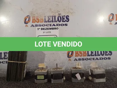 LOTE 074 - 04 MOTORES DE PASSO E VÁRIAS MEMORIAS PARA PC. (NO ESTADO) ATENÇÃO! FAZER A VISITAÇÃO ANTES DE ARREMATAR, NÃO SABEMOS SE FUNCIONA. LEILÃO NÃO TEM GARANTIA E NEM DEVOLUÇÃO, SUJEITO A POSSÍVEIS AVARIAS VISÍVEIS/OCULTAS E/OU AUSÊNCIA DE COMPONENTES.