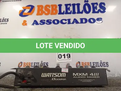LOTE 019 - 01 MESA DE SOM WATTISOM MODELO MXM4. (NO ESTADO) ATENÇÃO! FAZER A VISITAÇÃO ANTES DE ARREMATAR, NÃO SABEMOS SE FUNCIONA. LEILÃO NÃO TEM GARANTIA E NEM DEVOLUÇÃO, SUJEITO A POSSÍVEIS AVARIAS VISÍVEIS/OCULTAS E/OU AUSÊNCIA DE COMPONENTES.