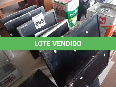 LOTE 095 - 07 MONITORES MARCAS E MODELOS DIVERSOS PARA RETIRADA DE PEÇAS. (NO ESTADO) ATENÇÃO! FAZER A VISITAÇÃO ANTES DE ARREMATAR, NÃO SABEMOS SE FUNCIONA. LEILÃO NÃO TEM GARANTIA E NEM DEVOLUÇÃO, SUJEITO A POSSÍVEIS AVARIAS VISÍVEIS/OCULTAS E/OU AUSÊNCIA DE COMPONENTES.