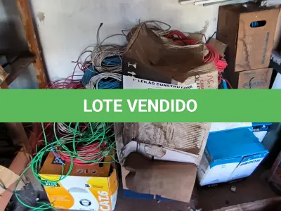 LOTE 088 - 01 LOTE COM CABOS DE REDE DIVERSOS (NO ESTADO, NÃO SABEMOS SE FUNCIONA. LEILÃO NÃO TEM GARANTIA E NEM DEVOLUÇÃO).