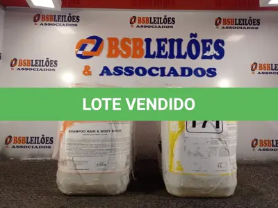 LOTE 171 - 20 LITROS DE DESINFETANTE HOSPITALAR PARA SUPERFÍCIES FIXAS E ARTIGOS NÃO CRÍTICOS E 10 LITROS DE SHAMPOO PARA CABELO E CORPO. (NO ESTADO) ATENÇÃO! FAZER A VISITAÇÃO ANTES DE ARREMATAR, NÃO SABEMOS SE FUNCIONA. LEILÃO NÃO TEM GARANTIA E NEM DEVOLUÇÃO, SUJEITO A POSSÍVEIS AVARIAS VISÍVEIS/OCULTAS E/OU AUSÊNCIA DE COMPONENTES.