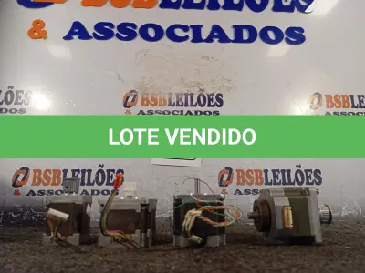 LOTE 066 - 04 MOTORES DE PASSO. (NO ESTADO) ATENÇÃO! FAZER A VISITAÇÃO ANTES DE ARREMATAR, NÃO SABEMOS SE FUNCIONA. LEILÃO NÃO TEM GARANTIA E NEM DEVOLUÇÃO, SUJEITO A POSSÍVEIS AVARIAS VISÍVEIS/OCULTAS E/OU AUSÊNCIA DE COMPONENTES.