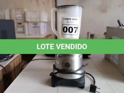 LOTE 007 - 01 LIQUIDIFICADOR 110V INDUSTRIAL PEQUENO.(NO ESTADO DE CONSERVAÇÃO QUE SE ENCONTRA, NÃO SABEMOS SE FUNCIONA. LEILÃO NÃO TEM GARANTIA E NEM DEVOLUÇÃO).