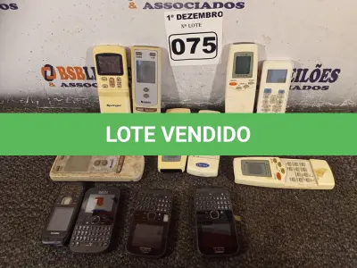 LOTE 075 - 01 LOTE COM VÁRIOS CONTROLE REMOTO PARA AR CONDICIONADO. (NO ESTADO) ATENÇÃO! FAZER A VISITAÇÃO ANTES DE ARREMATAR, NÃO SABEMOS SE FUNCIONA. LEILÃO NÃO TEM GARANTIA E NEM DEVOLUÇÃO, SUJEITO A POSSÍVEIS AVARIAS VISÍVEIS/OCULTAS E/OU AUSÊNCIA DE COMPONENTES.
