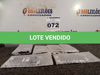LOTE 072 - 01 LOTE COM VÁRIAS PEÇAS PARA IPHONE5. (NO ESTADO) ATENÇÃO! FAZER A VISITAÇÃO ANTES DE ARREMATAR, NÃO SABEMOS SE FUNCIONA. LEILÃO NÃO TEM GARANTIA E NEM DEVOLUÇÃO, SUJEITO A POSSÍVEIS AVARIAS VISÍVEIS/OCULTAS E/OU AUSÊNCIA DE COMPONENTES.